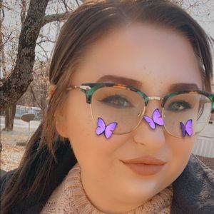 Meet your Posher, Sidnie